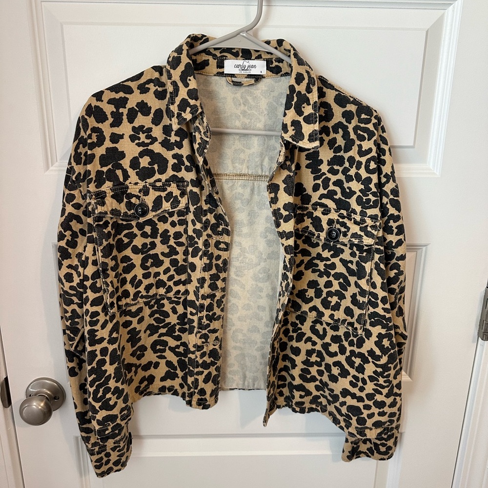 Carly Jean Leopard cropped denim jacket